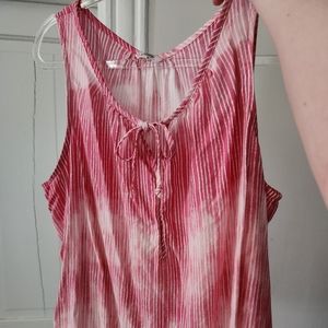 Sleeveless pink top